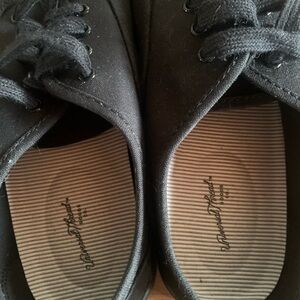 NWOT Universal Thread Black Canvas Sneakers